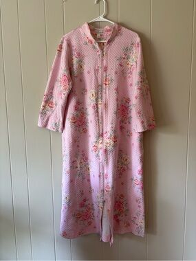 Miss Elaine Large Pink Floral Robe